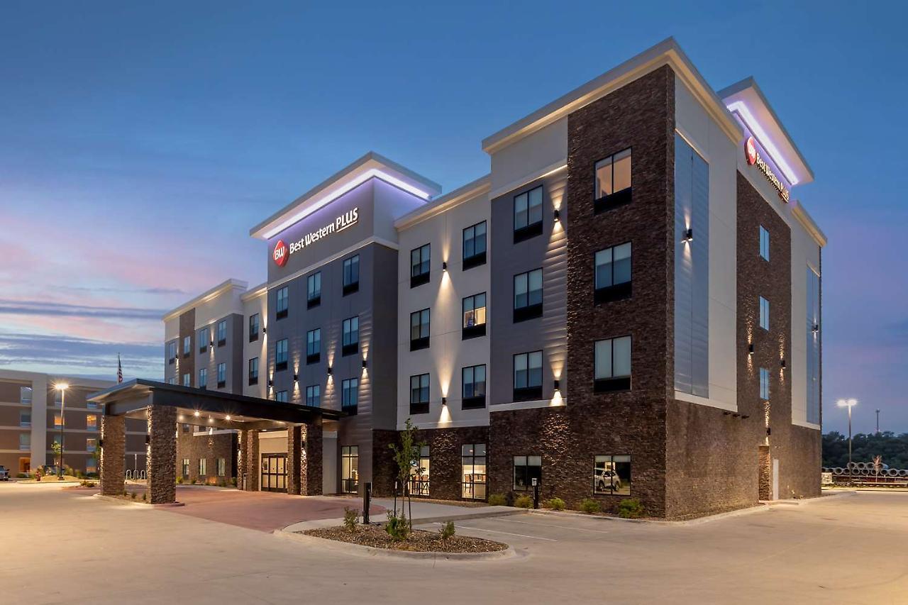 La Quinta Inn & Suites By Wyndham Coralville Iowa City Exterior foto