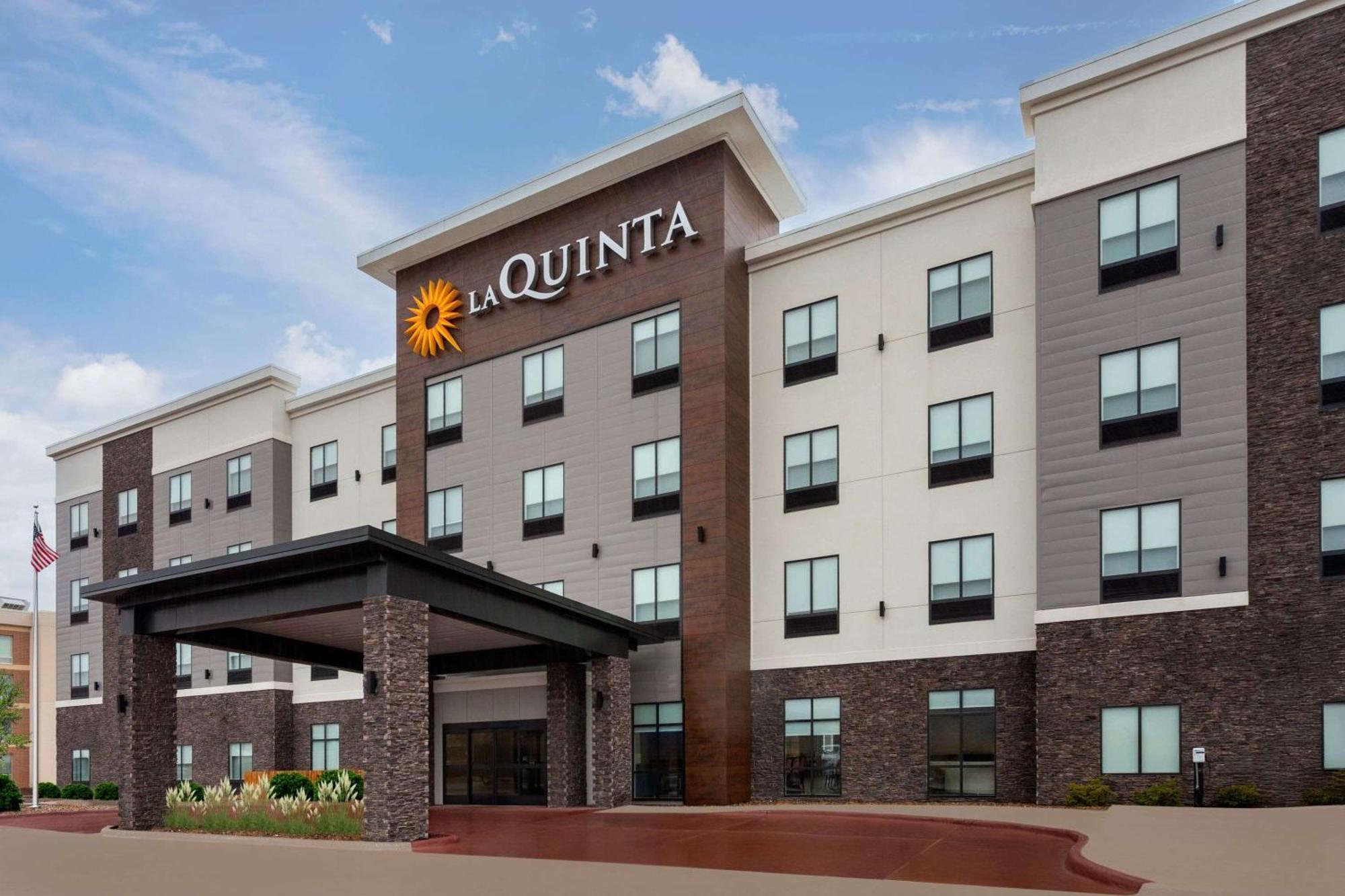 La Quinta Inn & Suites By Wyndham Coralville Iowa City Exterior foto